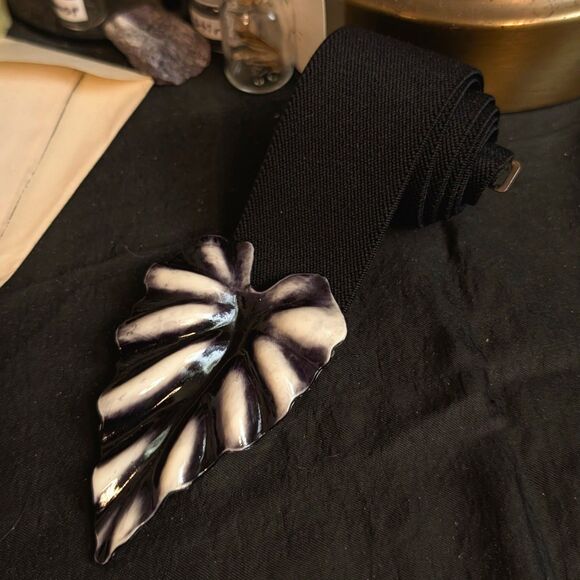 Accessories - Vintage Elastic Leaf Buckle Waist Belt Women's XS/Small Black